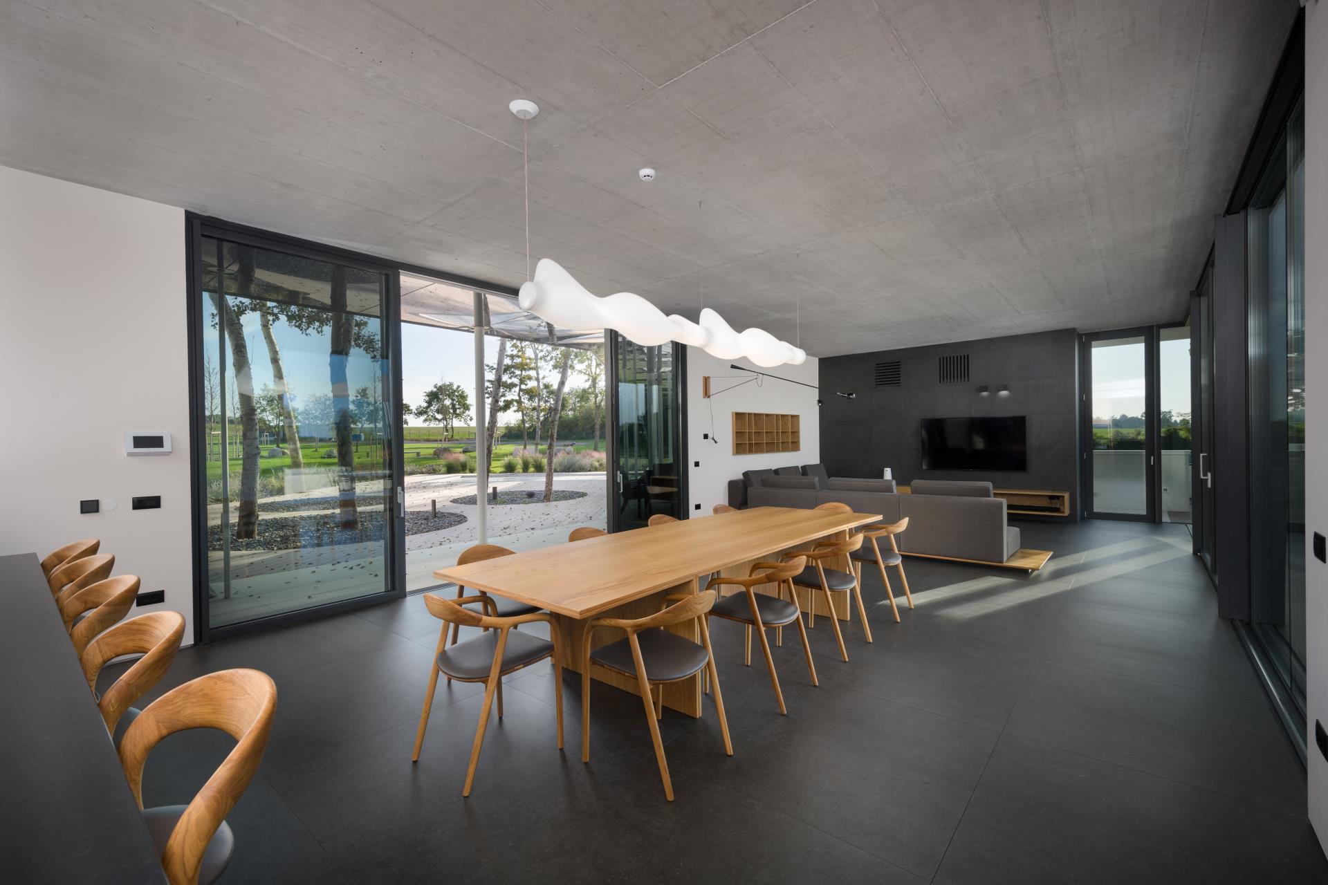 DINNING ROOM